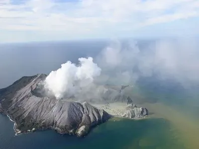 Извержение вулкана в Новой Зеландии: страна пригласила 1,2 млн кв. см донорской кожи раненым