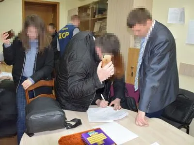 На Житомирщині оголосили про підозру секретарю міськради, яка не внесла у декларацію 15 млн гривень