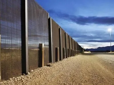 Суд заборонив використовувати мільярди доларів Пентагону на будівництво стіни з Мексикою