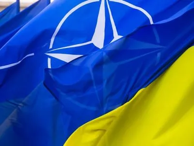 Украина подписала обновленную редакцию дорожной карты с НАТО