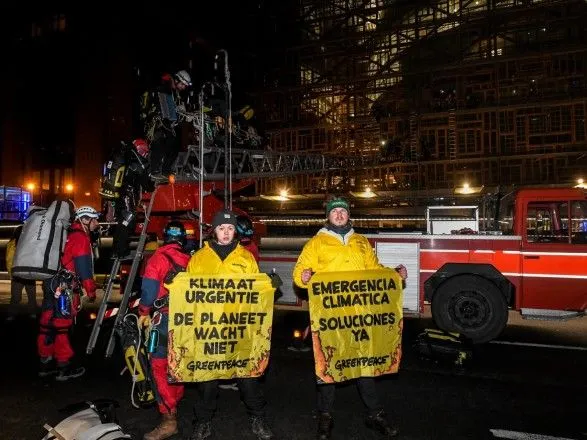 Активісти Greenpeace штурмували будівлю Євроради в Брюсселі