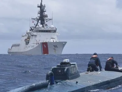У Перу затримали підводний човен з 2 тонами кокаїну