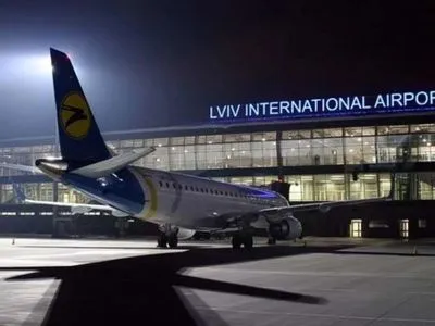 У Львові через повідомлення про замінування аеропорту евакуювали сто людей