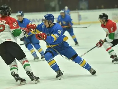 Сборная Украины провела стартовый поединок домашнего молодежного ЧМ по хоккею