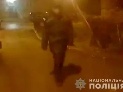 В Черновцах задержали мужчину, который поджег три автомобиля и проколол шины еще 28 авто - полиция