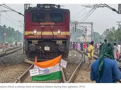 В Индии на фоне протестов против закона о гражданстве подожгли 5 пустых поездов