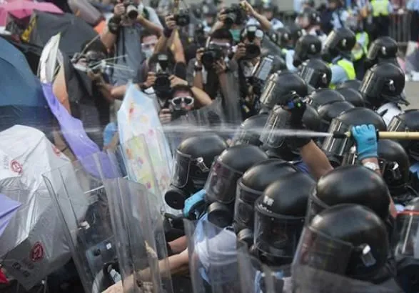 Протесты в Гонконге: впервые за последние недели вновь произошли столкновения