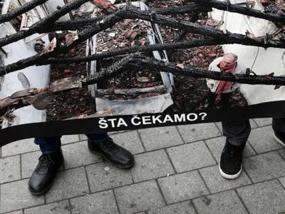 Сербские оппозиционеры заблокировали вход в здание гостелерадиокомпании в Белграде