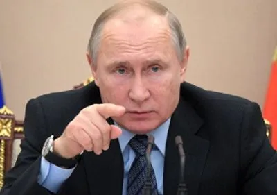 Путин подписал закон о запрете бывшим сотрудникам ФСБ покидать Россию