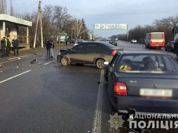 В Донецкой области столкнулись четыре легковушки и автобус