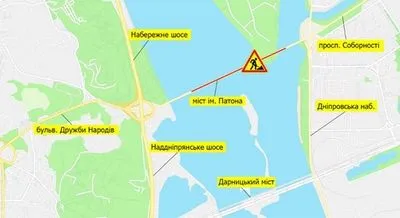 На мосту Патона в Киеве аварийно просело покрытие