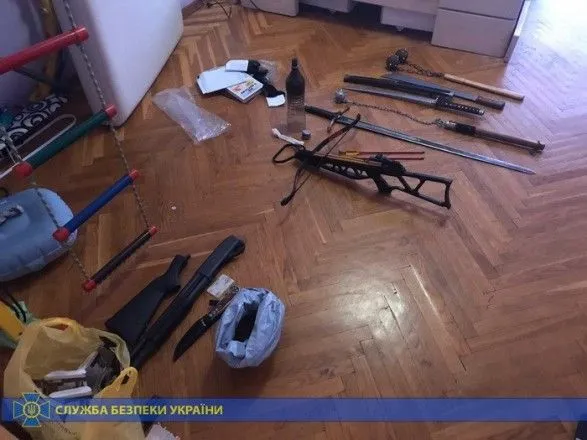 На Київщині угруповання, в яке входив депутат облради, вибивало неіснуючі борги