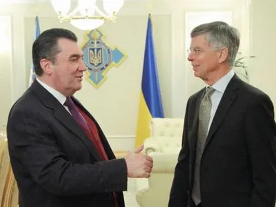 Секретар РНБО розповів про зустріч з тимчасово повіреним у справах США в Україні Тейлором