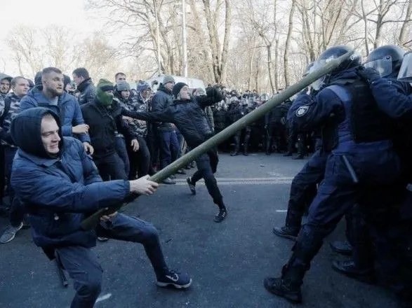 У центрі Києва посилені заходи безпеки
