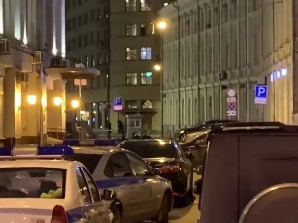 В результате стрельбы у здания ФСБ в Москве погибли не менее 3 человек - СМИ
