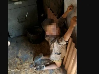 В Луганской области осудили отца и мачеху за жестокое обращение с малолетним сыном