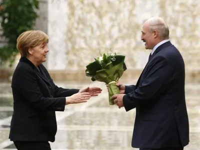 Меркель вперше за 5 років випередила Лукашенка в рейтингу симпатій українців