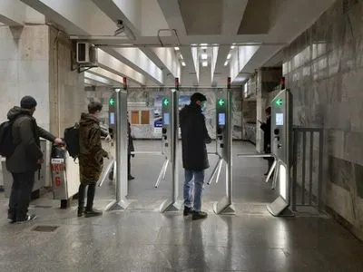 В Киеве не нашли взрывчатки на станции метро "Льва Толстого"