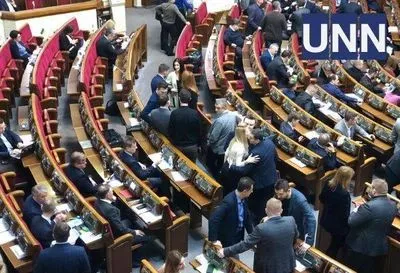 Опитування: роботою Ради незадоволені 51% українців, а Кабміну - 45%