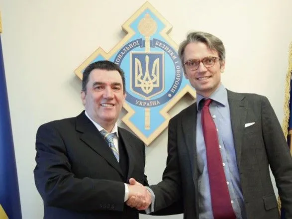 Украина и Швеция обсудили сотрудничество в сферах кибербезопасности и военно-морских сил