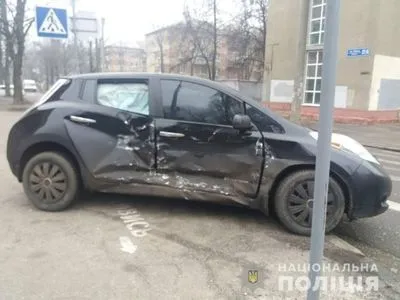 В Харькове столкнулись легковушки, пострадала 6-летний ребенок