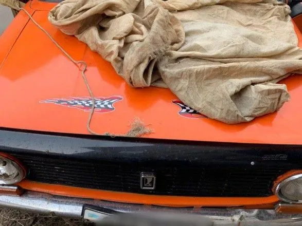 В Донецкой области по фрагменту фары нашли автомобиль, который насмерть сбил человека