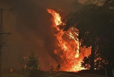 Австралійська влада повідомляє про катастрофічний розмах лісових пожеж