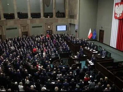 Польща схвалила критикований в ЄС закон про покарання суддів