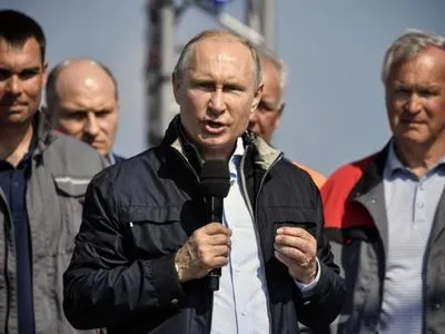 Путін завтра відкриє залізничне сполучення по Кримському мосту