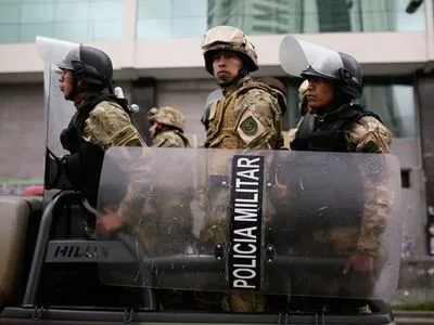 Поліція Болівії закликала Мексику видати ексміністрів, що знаходяться в її посольстві