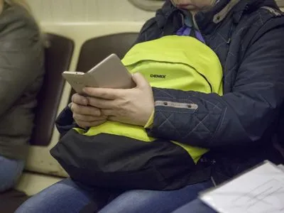 Мінцифри: найчастіше українці виходять в інтернет через смартфони