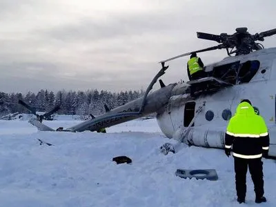 В результате жесткой посадки вертолета Ми-8 в РФ пострадали по меньшей мере 15 человек