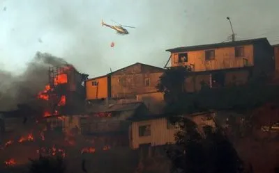 Из-за лесных пожаров были уничтожены и повреждены более 100 домов в Чили