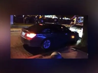 У Львові водій збив поліцейського та протаранив службовий автомобіль