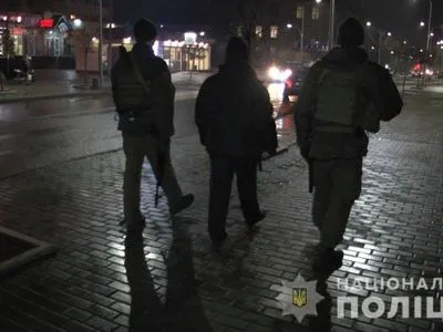 В Донецкой области задержали несовершеннолетнего, который две недели грабил женщин