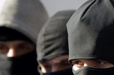 Невідомі у масках на Миколаївщині зв'язали і пограбували подружжя