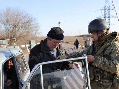 Ситуация на КПВВ на Донбассе: в очередях насчитали 260 автомобилей