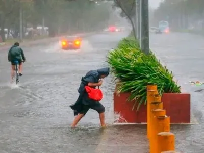 Жертвами тайфуна "Фанфон" на Филиппинах стали 16 человек