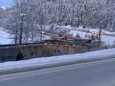 В Канаді з рейок зійшов вантажний потяг