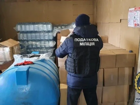 В Харькове изъяли 20 тысяч бутылок контрафактного алкоголя