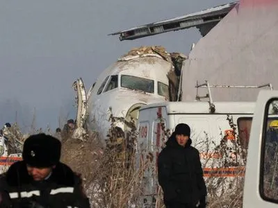 Авиакатастрофа в Казахстане: появилось видео с места падения самолета