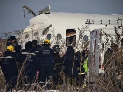 Авіакатастрофа в Казахстані: постраждалих українців відвідав представник посольства