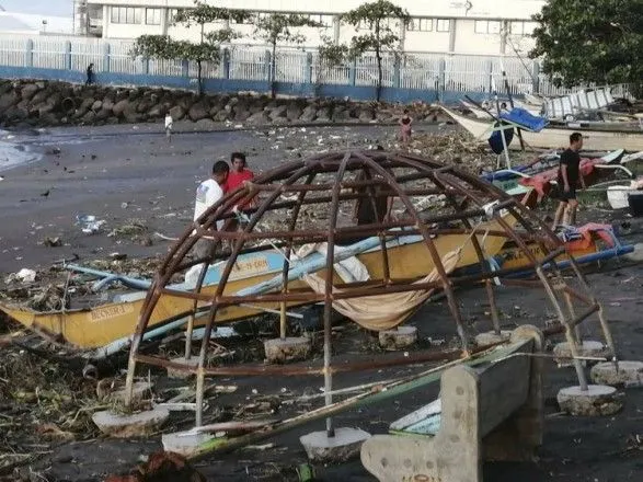 Кількість загиблих через тайфун на Філіппінах зросла до 28 осіб