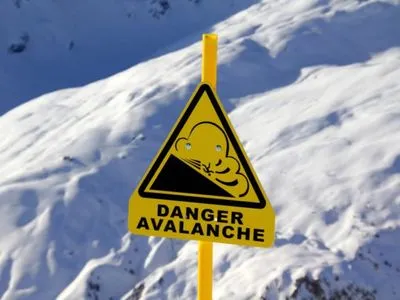 В італійських Альпах лавина забрала життя жінки і двох дітей