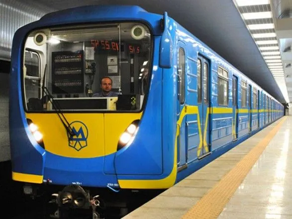 На "Крещатике" не нашли взрывчатки: метро возобновило работу