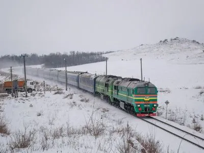 На Донбассе возобновили прекращенное в 2014 году движение поездов в прифронтовой город