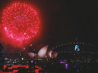 Грандіозним шоу-феєрверків зустріли Новий рік в Австралії