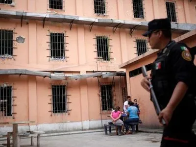 В Мексике погибли 16 человек в результате драки в тюрьме