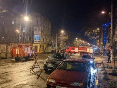 В Одесі через пожежу в гуртожитку евакуювали понад 50 людей