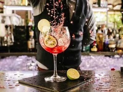 Instagram став "законодавцем" моди на алкогольні коктейлі - Bloomberg